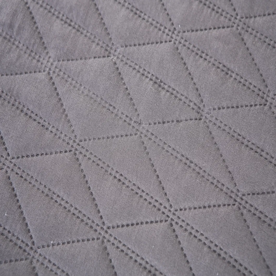Factory Supplier Brushed Microfiber New Design Ultrasonic Bedspread with Polyester Filling Quilt