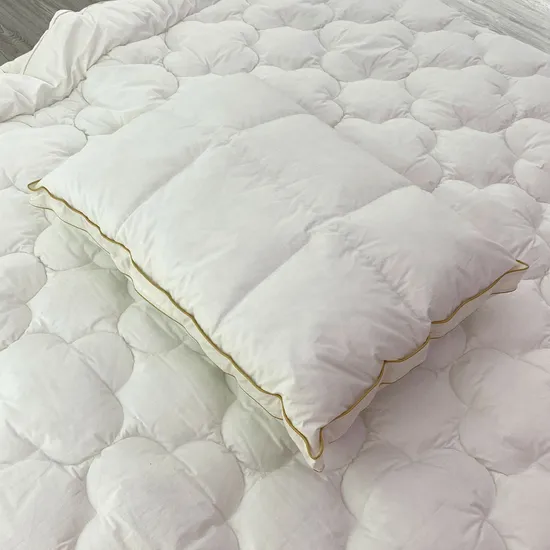High Level Luxury Comfortable Big Plaid Memory Fiber Pillow