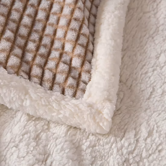 Excellent Quality Pet Dog Corn Grid Swaddle Keep Warm Quick